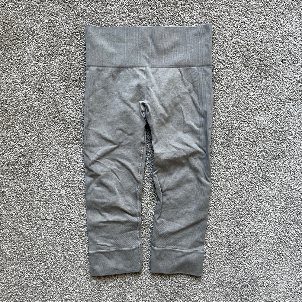 Lululemon workout leggings